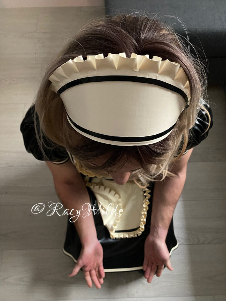 Racy Wilde, the Queen of Strapon play, introduces a delightful session experience in Madrid.